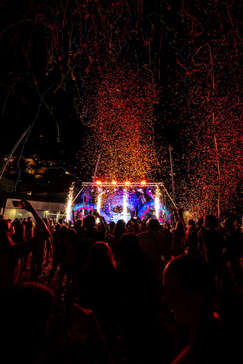 Festival in Piazza a Castelsardo — evento Happy Island 2025